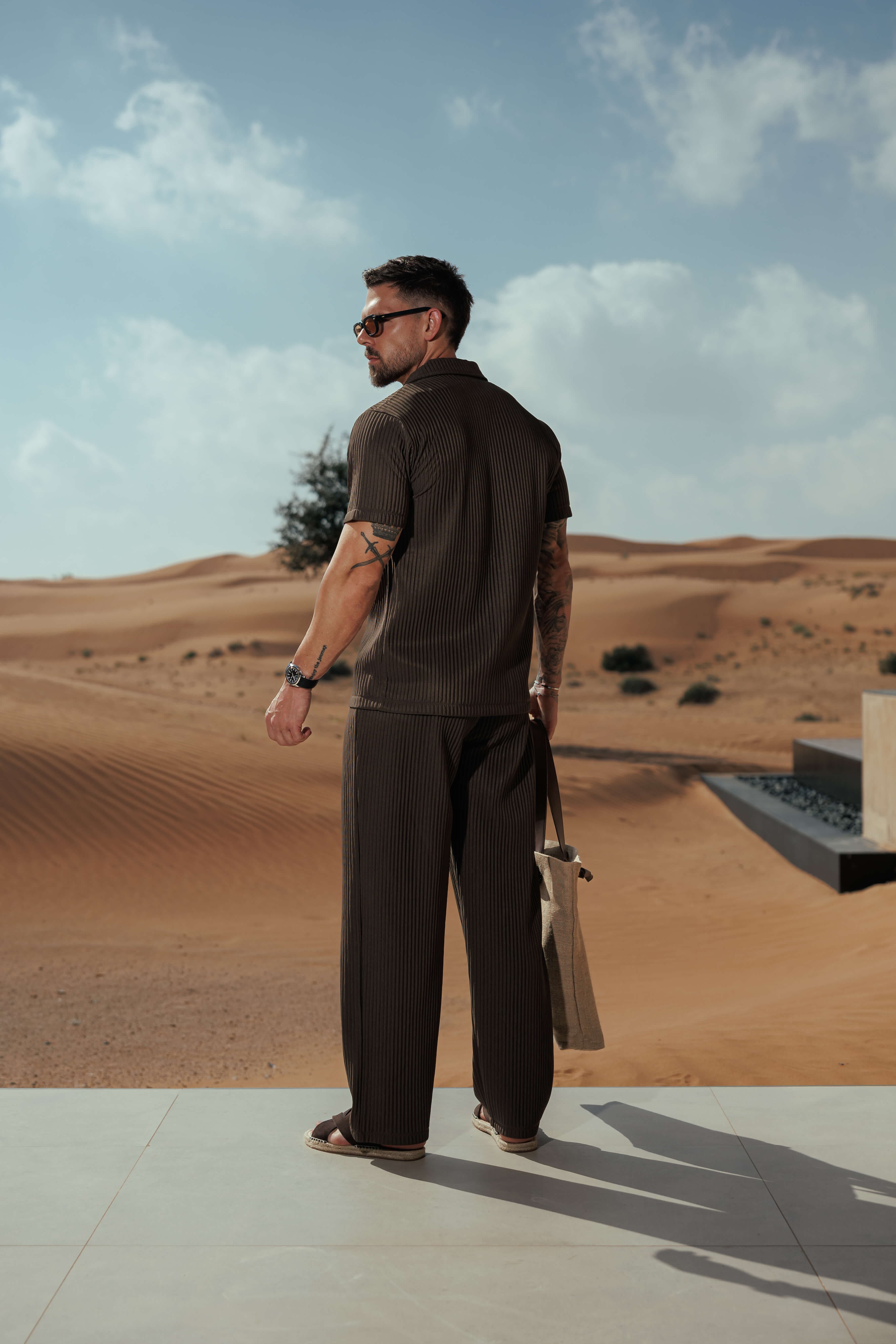 PLEATED SHIRT - BROWN