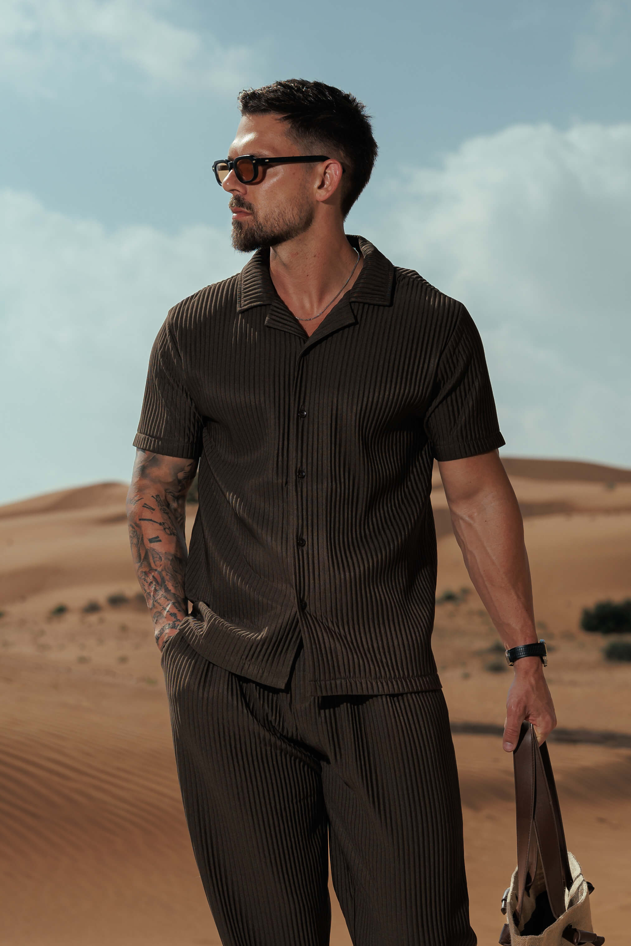 PLEATED SHIRT - BROWN