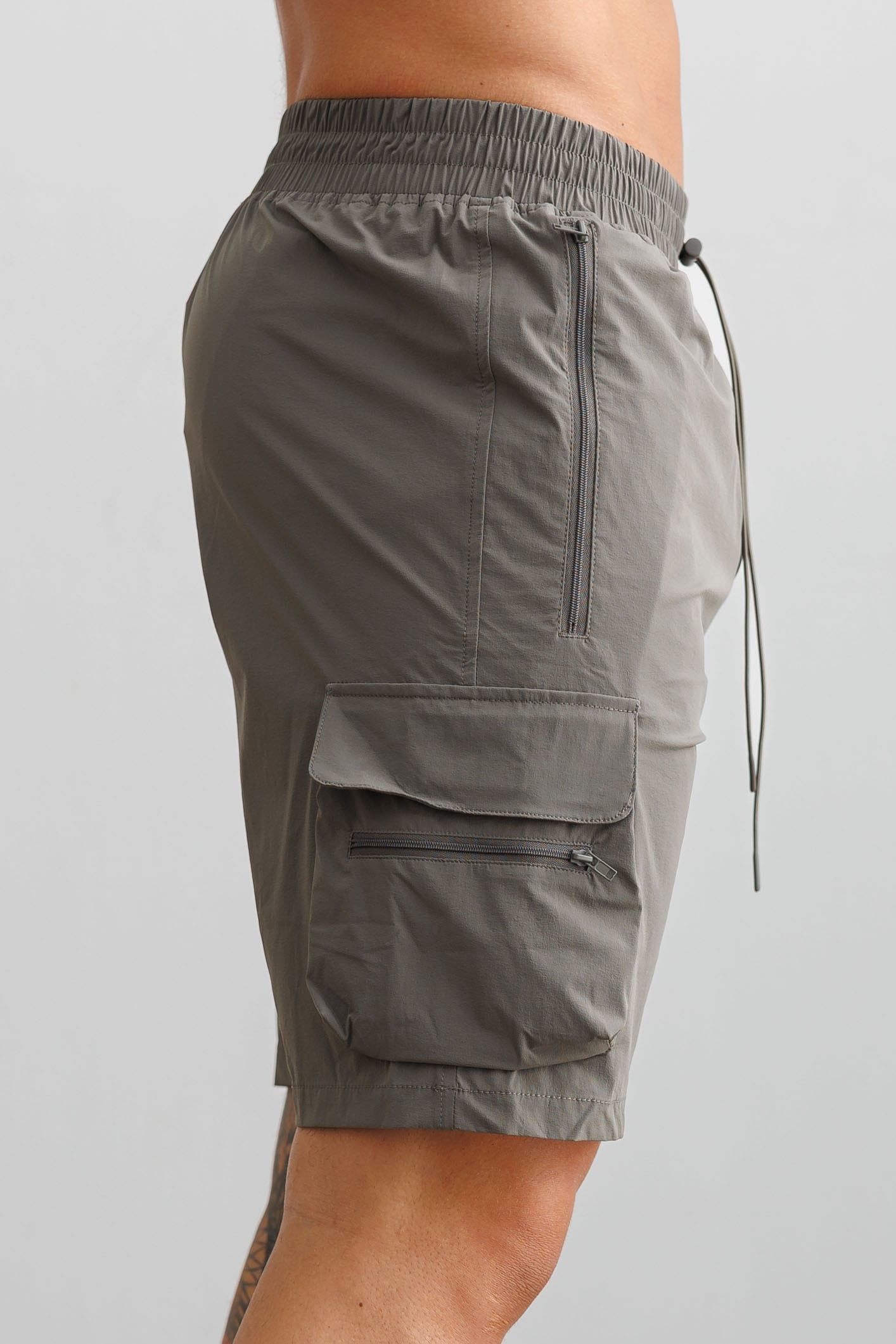 TECHNICAL CARGO SHORTS - DARK GREY
