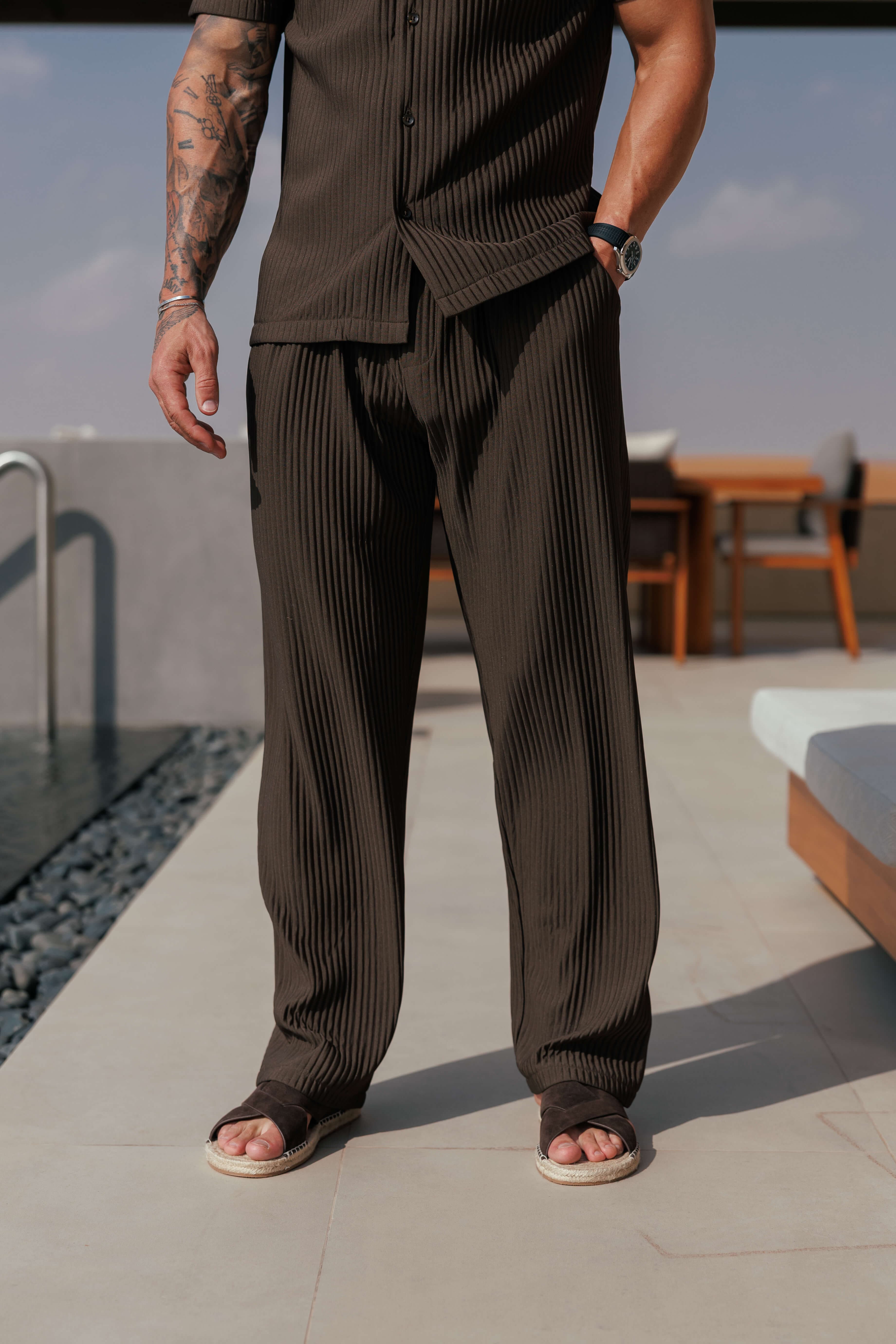 PLEATED TROUSER - BROWN