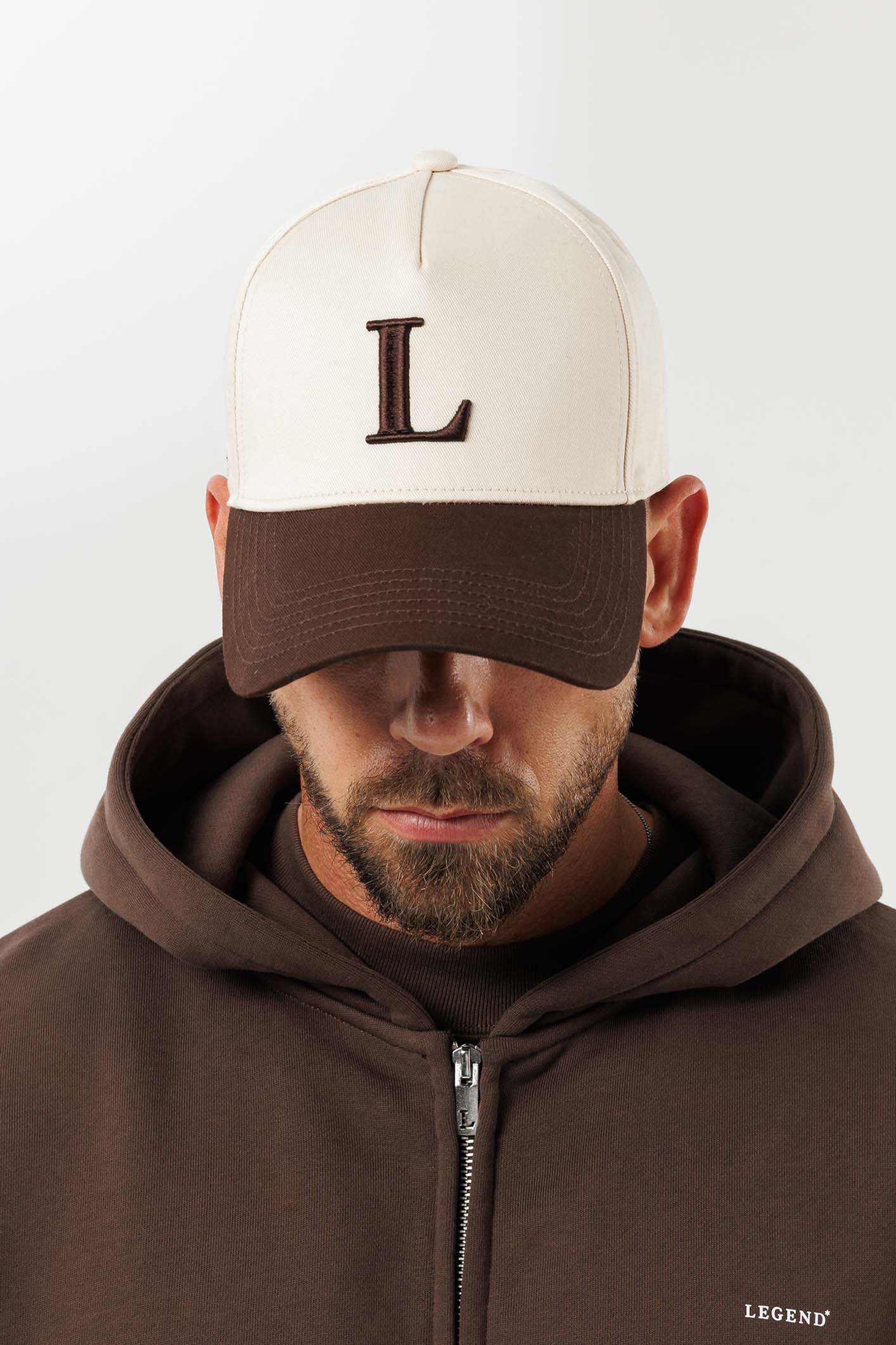 LEGEND INITIAL LOGO CAP - BROWN