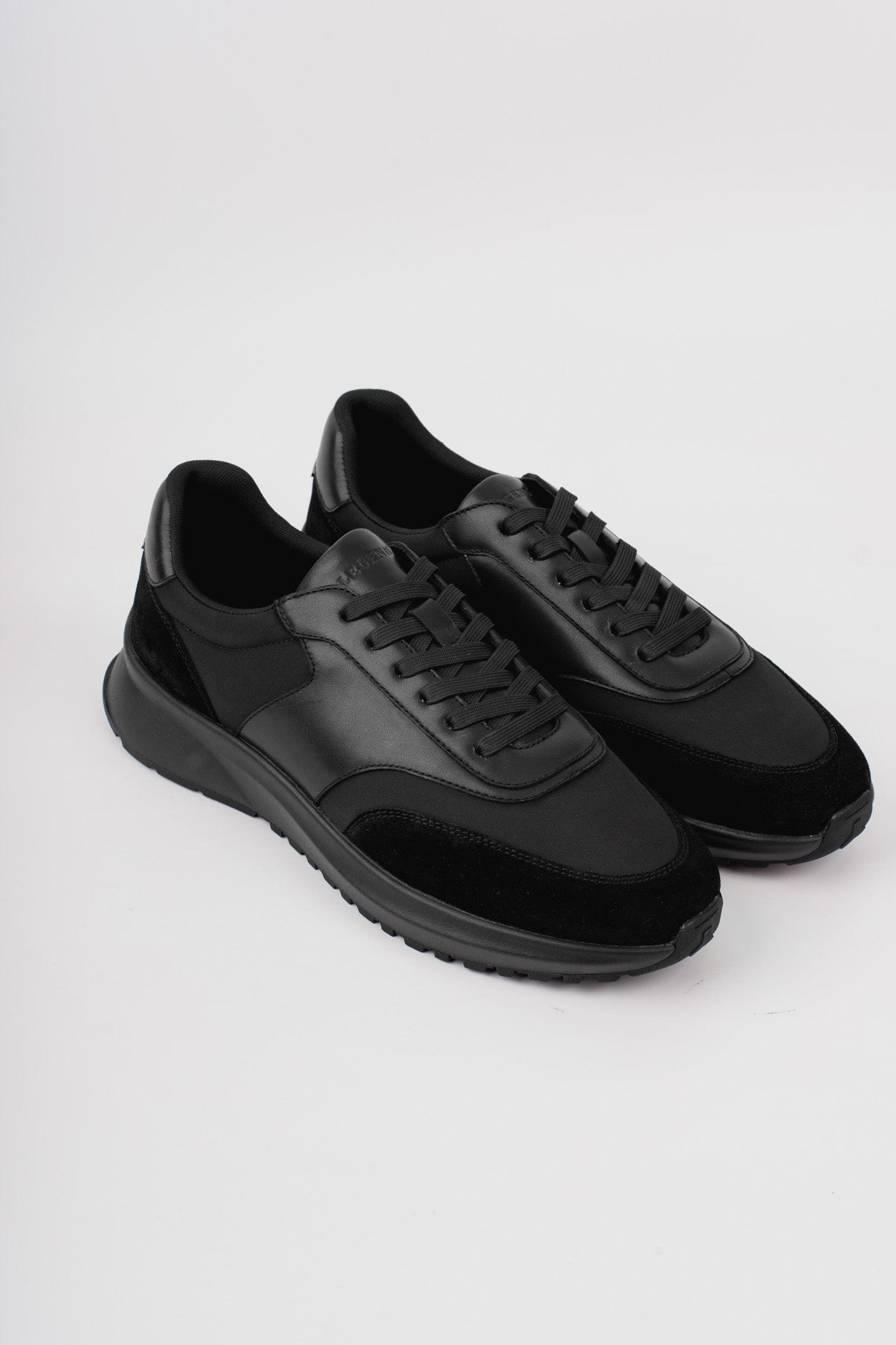 FORMA RUNNER - BLACK