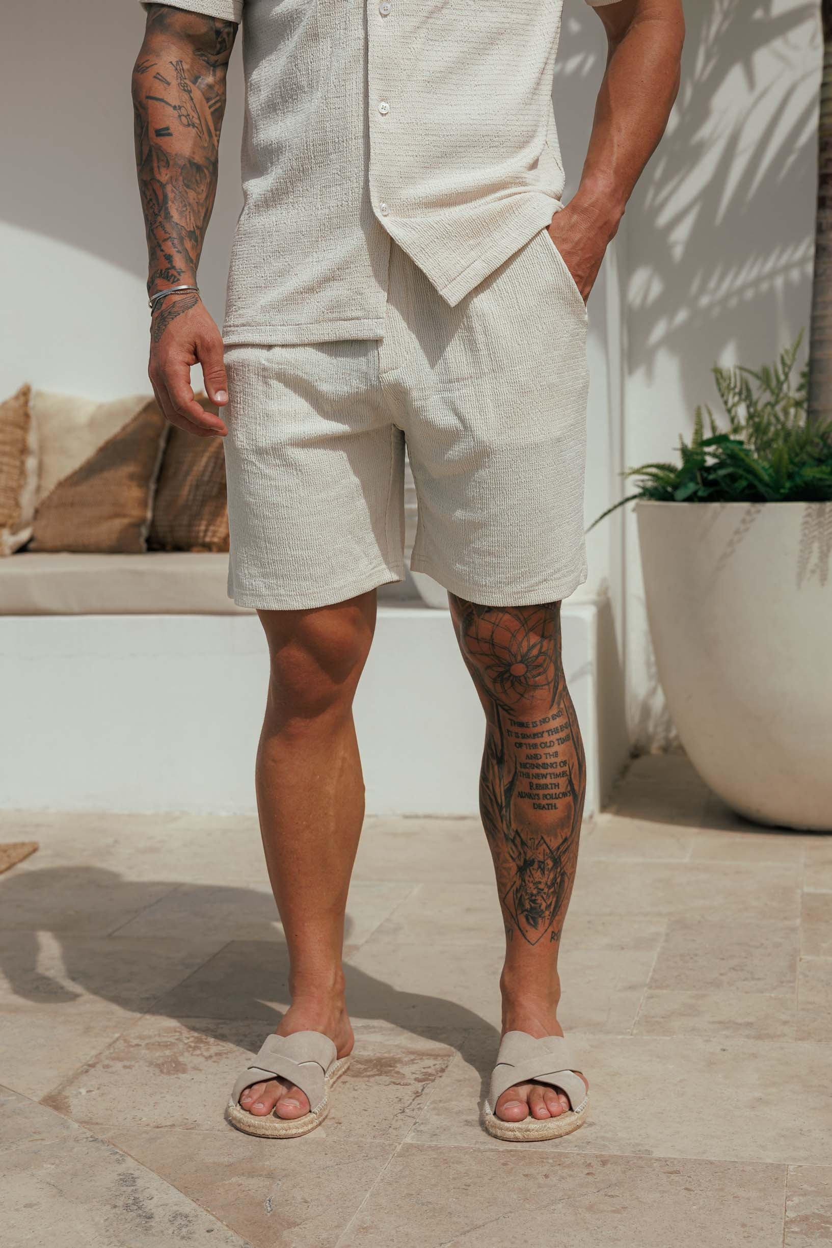 TEXTURED SHORTS - CREAM
