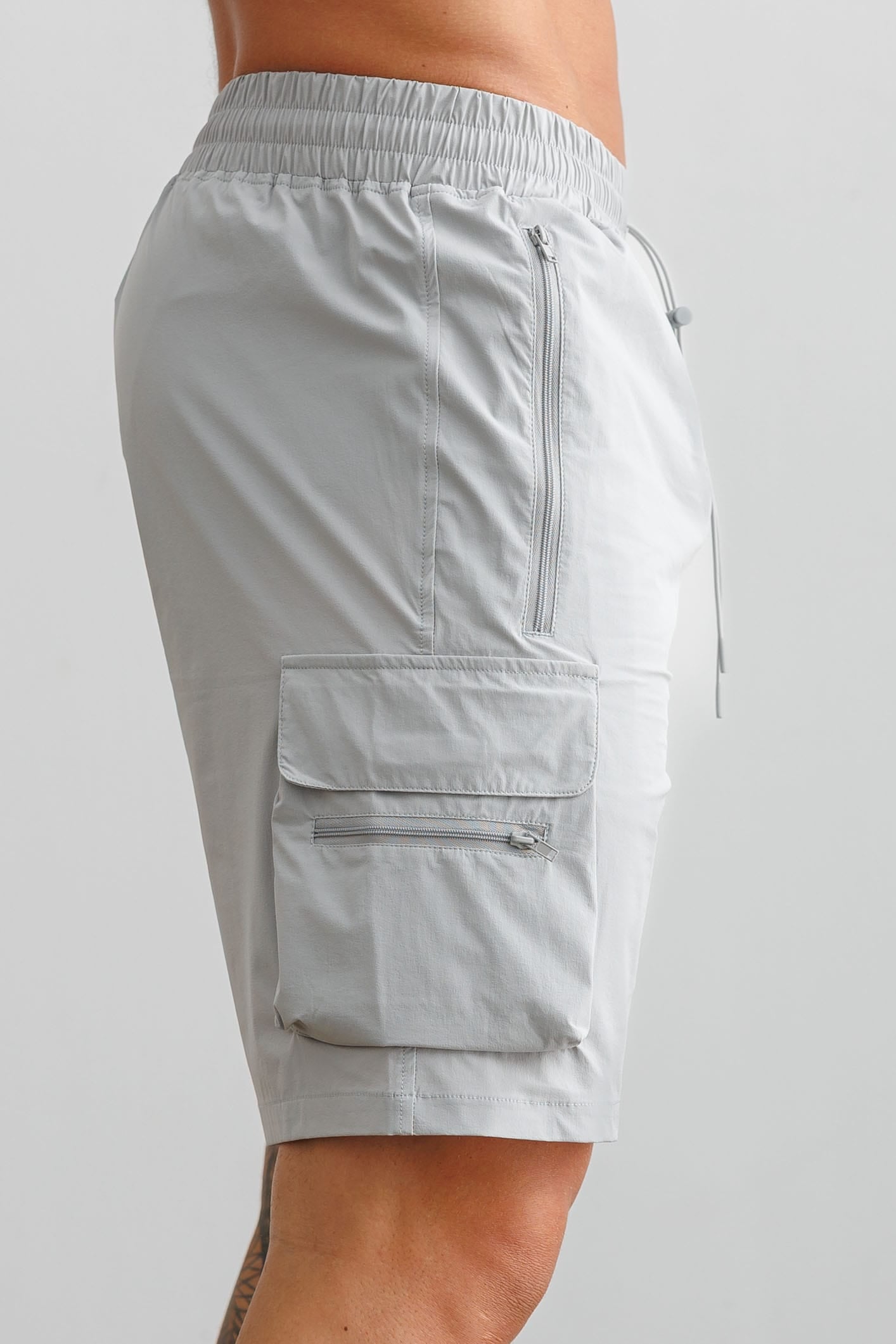TECHNICAL CARGO SHORTS - LIGHT GREY